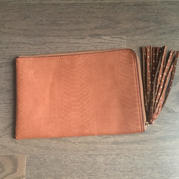 Deuce Lux Clutch - Picture 2 of 6